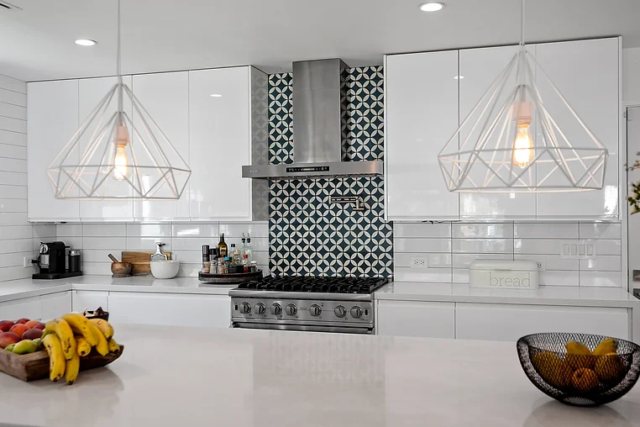 43370e_9076667512c44183b918de6145ad125e~mv2